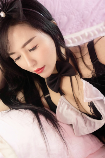 小巧玲珑的妹子